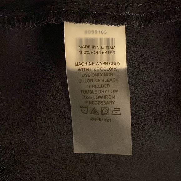 Vine Camuto Sleeveless Peplum Blouse - Picture 4 of 4